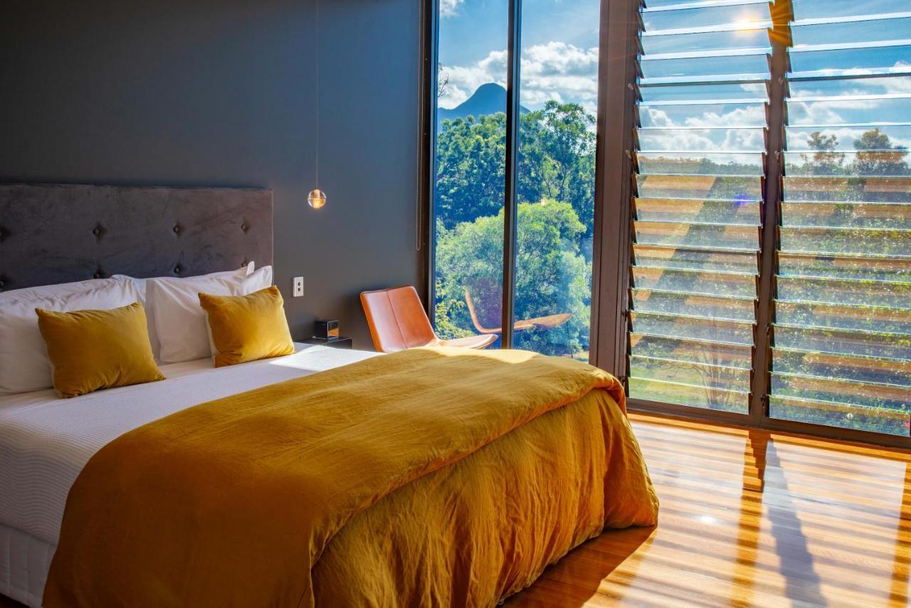 Glass On Glasshouse Glass House Mountains Exterior foto